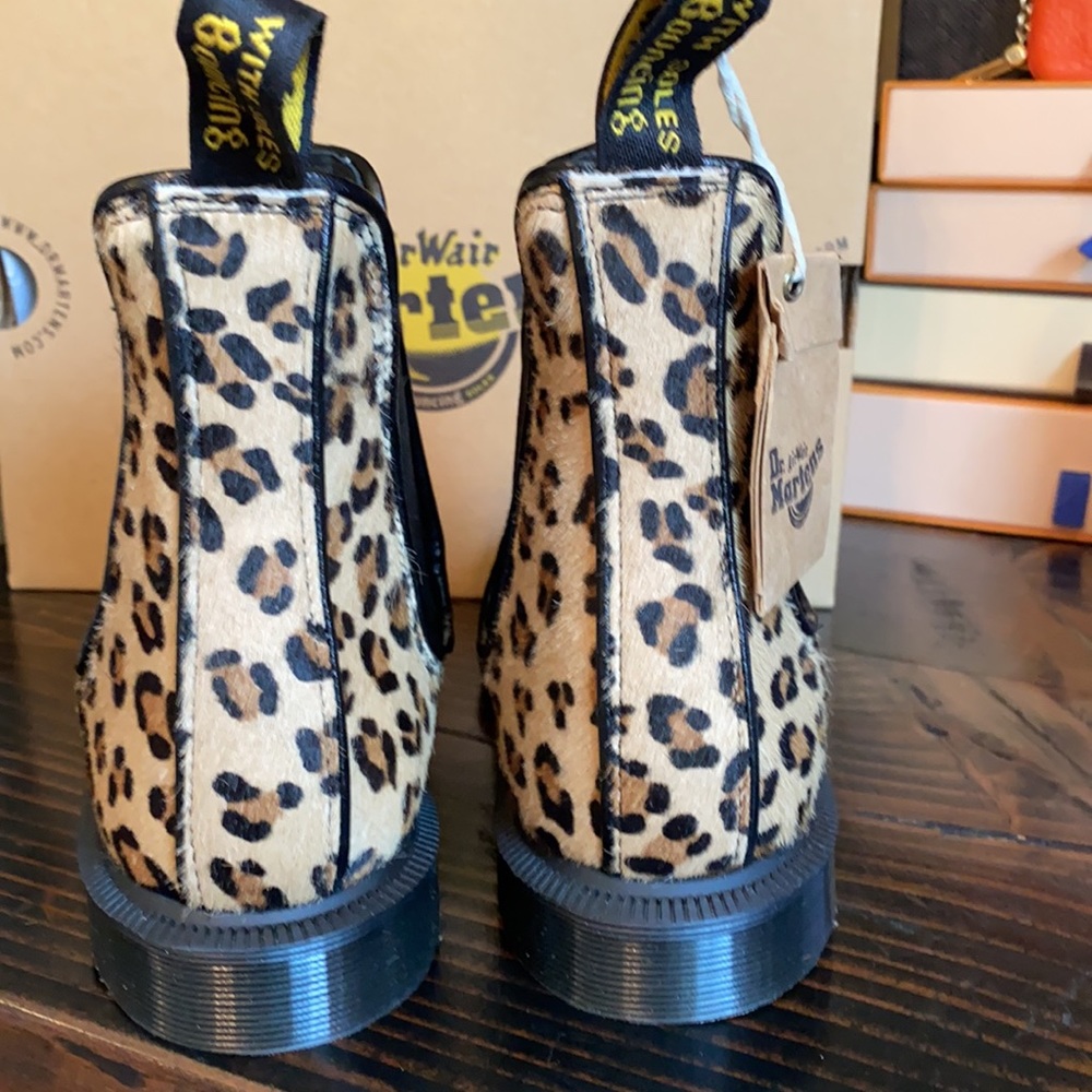 NWT Dr Martens Chelsea Boots In Flora Leopard - Picture 10 of 17
